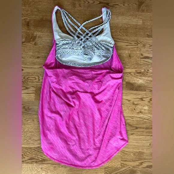 Lululemon 🍋 Free To Be Wild Tank in Bright Pink and Cream Dottie Dash Size 8 - Picture 5 of 9